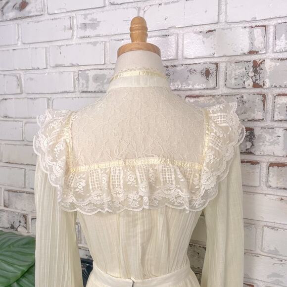 Vintage 70s Jessica’s Gunnies Cream Lace Gauze Two Piece Skirt and Blouse Set - Picture 9 of 15